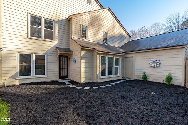 106 Wimbledon Court, Cary, NC 27511