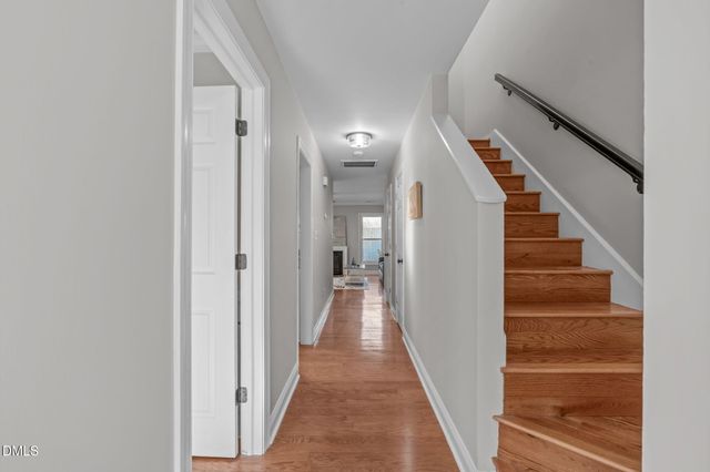 106 Wimbledon Court, Cary, NC 27511