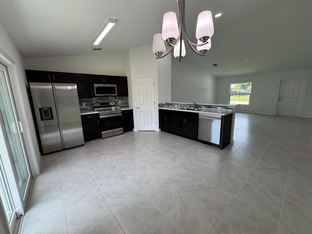 532 SW Buswell Avenue, Port St. Lucie, Port St Lucie, FL 34983