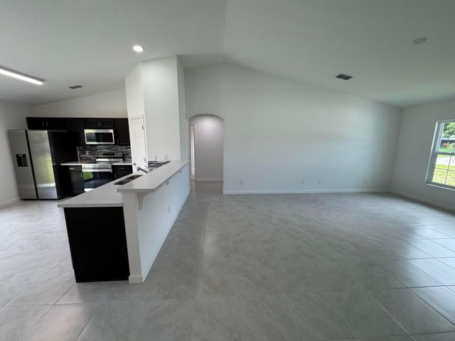 532 SW Buswell Avenue, Port St. Lucie, Port St Lucie, FL 34983