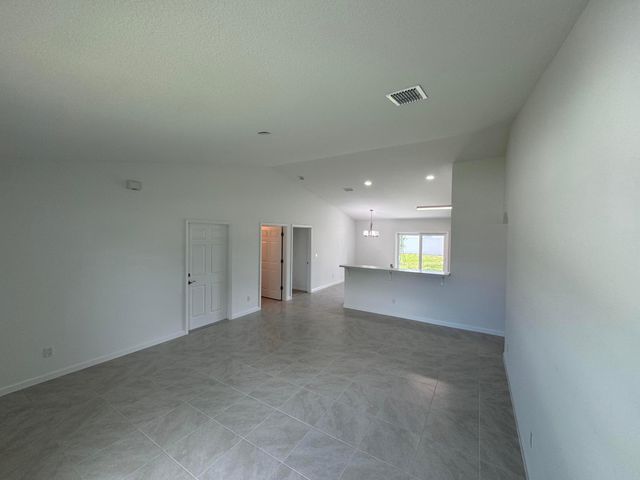 532 SW Buswell Avenue, Port St. Lucie, Port St Lucie, FL 34983