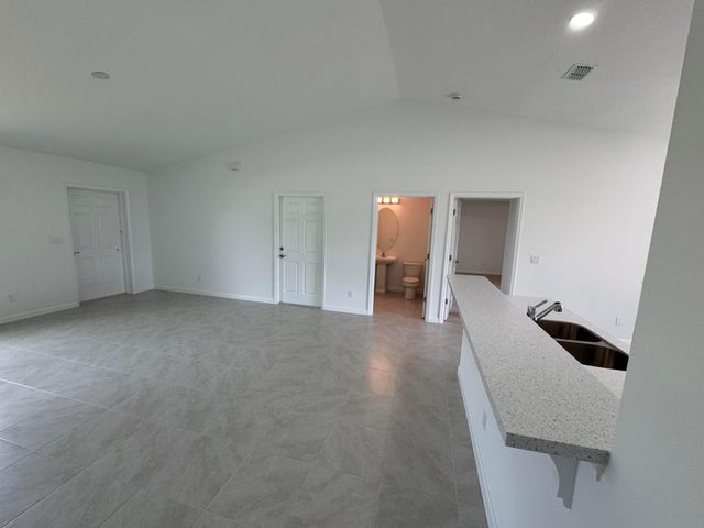 532 SW Buswell Avenue, Port St. Lucie, Port St Lucie, FL 34983