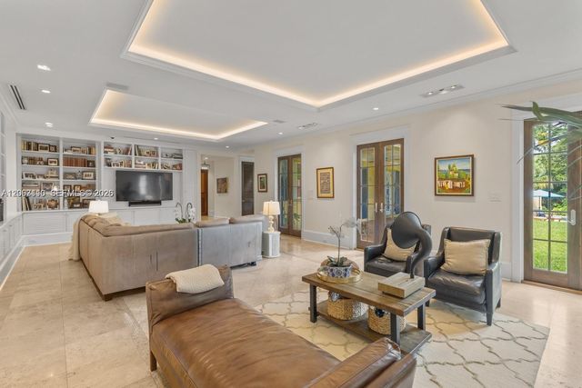 685 Harbor Ln, Key Biscayne, FL 33149