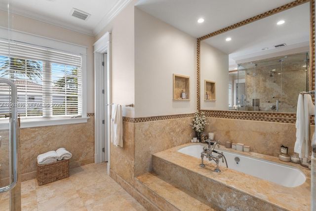 685 Harbor Ln, Key Biscayne, FL 33149