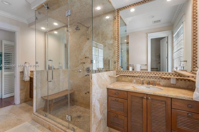 685 Harbor Ln, Key Biscayne, FL 33149