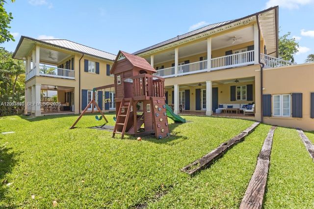 685 Harbor Ln, Key Biscayne, FL 33149