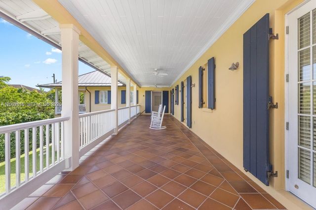 685 Harbor Ln, Key Biscayne, FL 33149