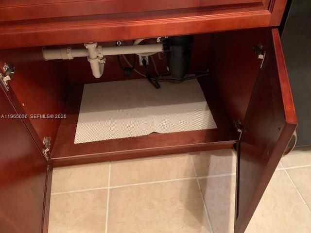 731 N Pine Island Rd 305, Plantation, FL 33324