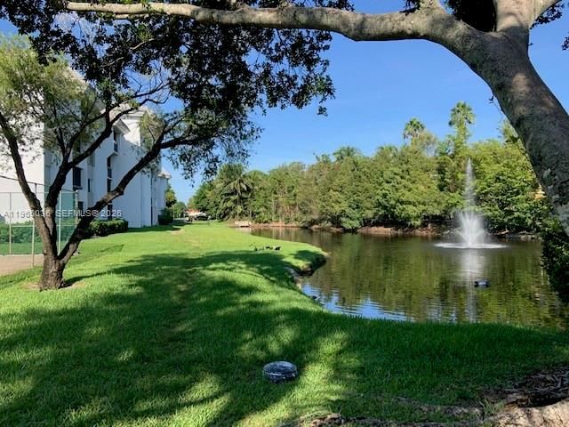 731 N Pine Island Rd 305, Plantation, FL 33324