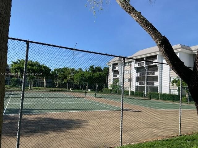 731 N Pine Island Rd 305, Plantation, FL 33324