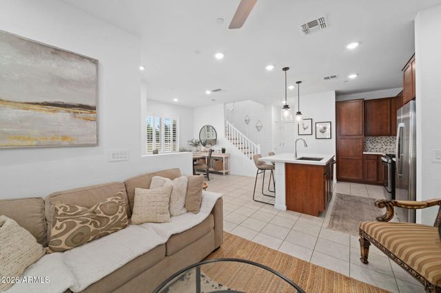 779 E DORAL Avenue 104, Gilbert, AZ 85297
