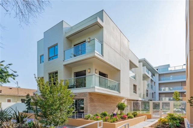 137 S Wilson Avenue 107, Pasadena, CA 91106
