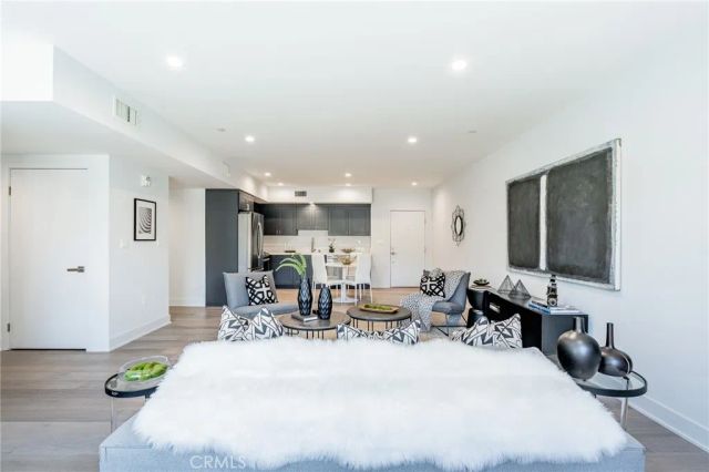 137 S Wilson Avenue 107, Pasadena, CA 91106