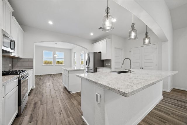 250 Ashley Way, Alvin, TX 77511