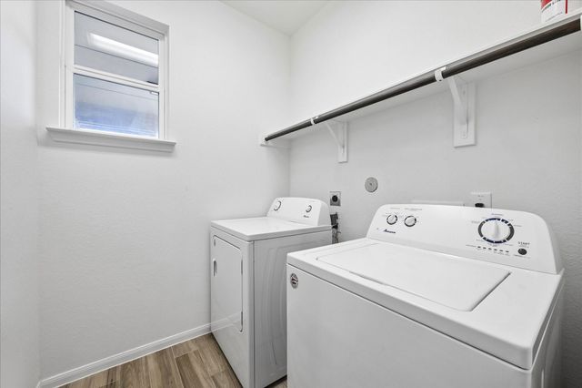 250 Ashley Way, Alvin, TX 77511