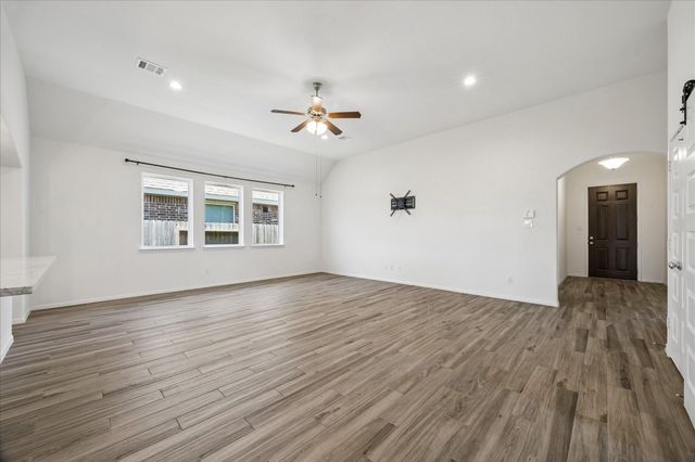 250 Ashley Way, Alvin, TX 77511