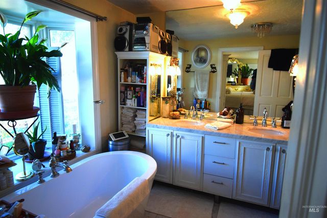 9325 W Wright St, Boise, ID 83709