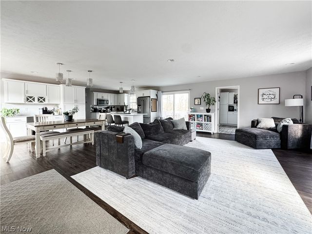 2857 Maco Drive, Norton, OH 44203