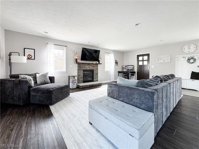 2857 Maco Drive, Norton, OH 44203