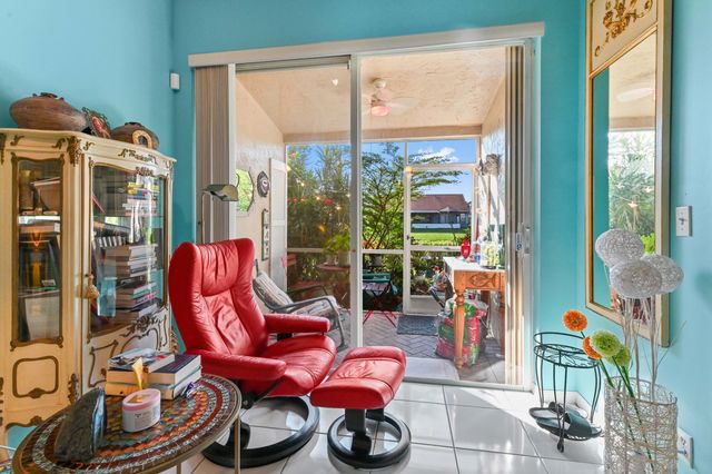 6374 Park Lake Circle, Boynton Beach, FL 33437