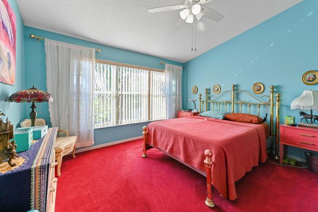 6374 Park Lake Circle, Boynton Beach, FL 33437