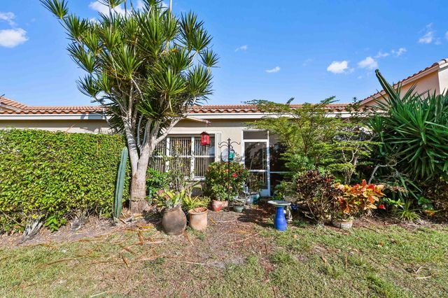 6374 Park Lake Circle, Boynton Beach, FL 33437