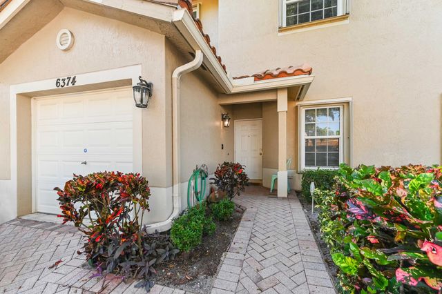 6374 Park Lake Circle, Boynton Beach, FL 33437