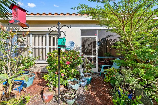 6374 Park Lake Circle, Boynton Beach, FL 33437