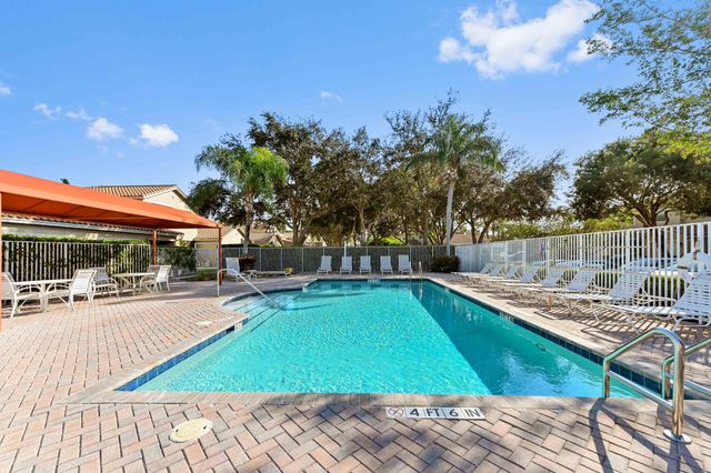 6374 Park Lake Circle, Boynton Beach, FL 33437