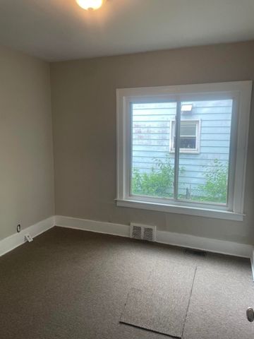6469 Westpoint Street, Taylor, MI 48180