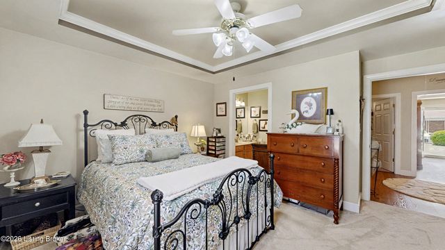 8204 Delta Cir, Louisville, KY 40228