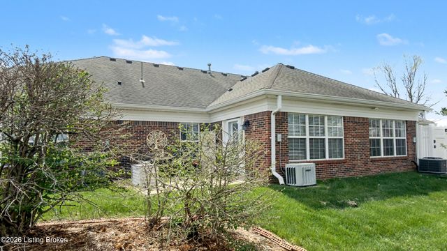 8204 Delta Cir, Louisville, KY 40228