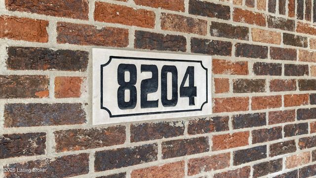 8204 Delta Cir, Louisville, KY 40228