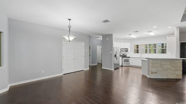 105 Wild Stallion, La Vernia, TX 78121