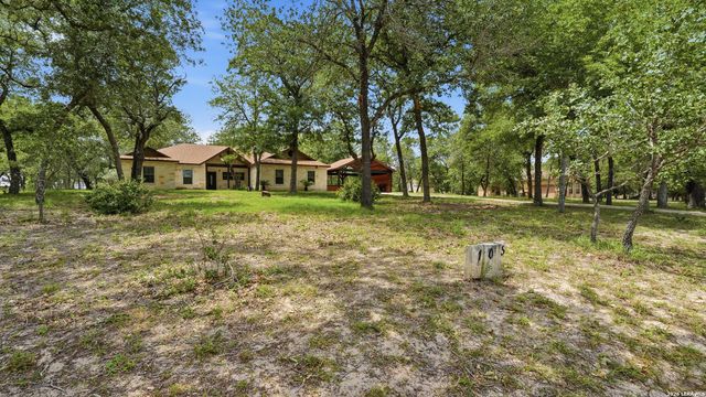 105 Wild Stallion, La Vernia, TX 78121