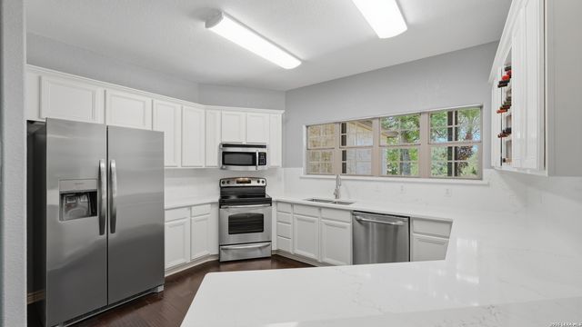 105 Wild Stallion, La Vernia, TX 78121