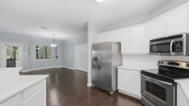 105 Wild Stallion, La Vernia, TX 78121