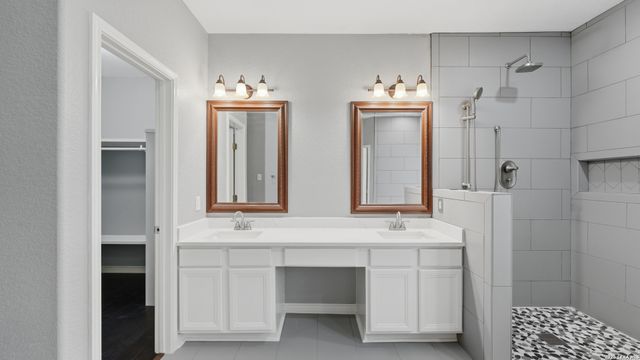 105 Wild Stallion, La Vernia, TX 78121