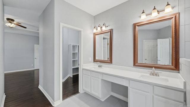 105 Wild Stallion, La Vernia, TX 78121