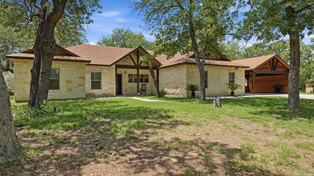 105 Wild Stallion, La Vernia, TX 78121