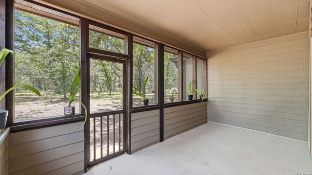 105 Wild Stallion, La Vernia, TX 78121
