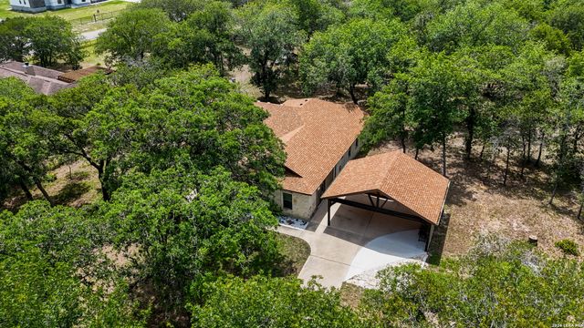 105 Wild Stallion, La Vernia, TX 78121