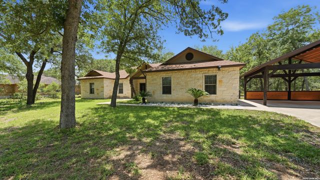 105 Wild Stallion, La Vernia, TX 78121