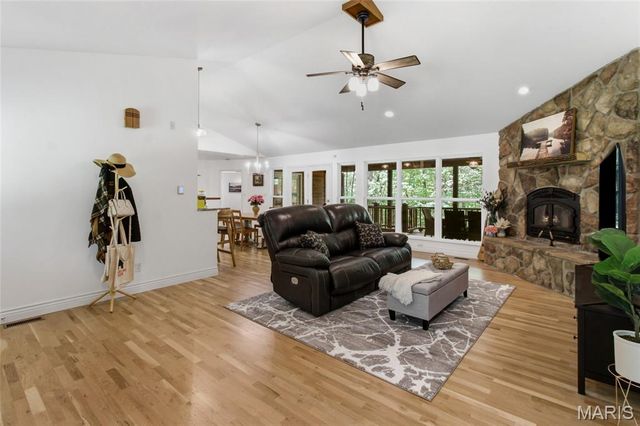 15689 State Road T, De Soto, MO 63020