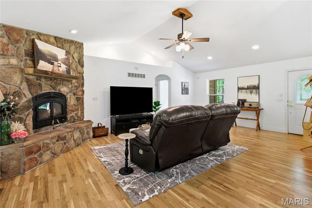 15689 State Road T, De Soto, MO 63020