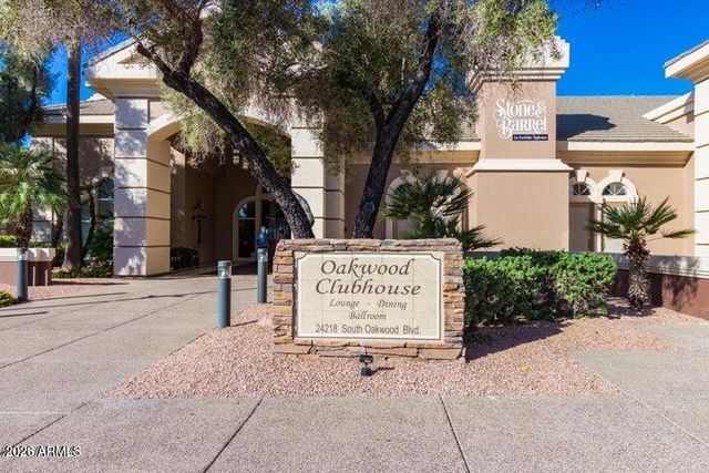 24320 S LAKEWAY Circle SW, Sun Lakes, AZ 85248