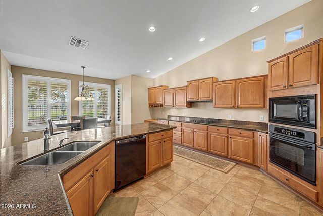 24320 S LAKEWAY Circle SW, Sun Lakes, AZ 85248
