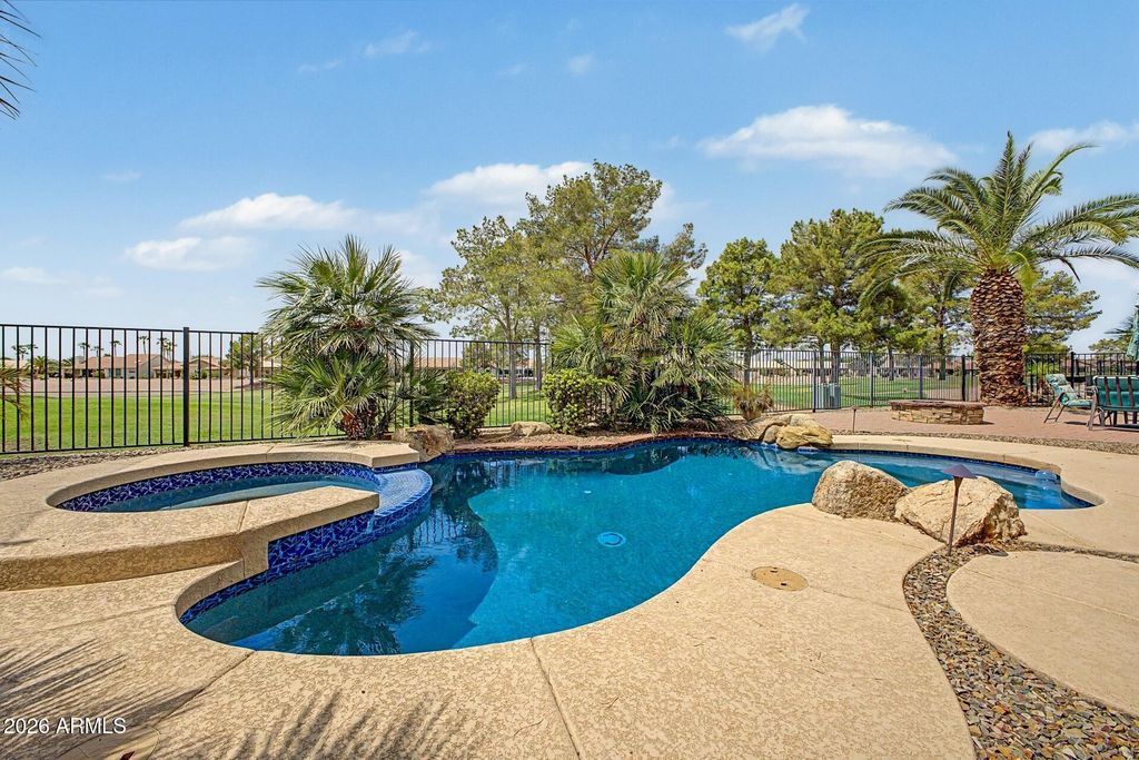 24320 S LAKEWAY Circle SW, Sun Lakes, AZ 85248