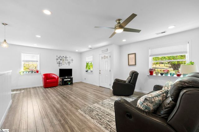 7 Belvue School Road, Travelers Rest, SC 29690