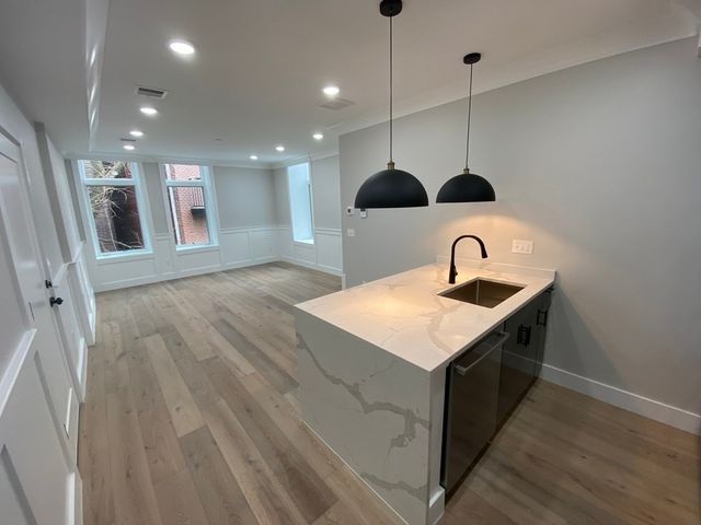 300 Somerville I, Somerville, MA 02143